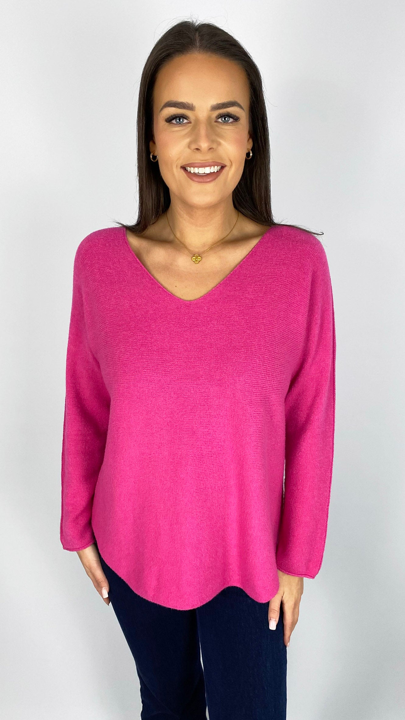 Essential curved hem v-neck jumper | 3 Colours