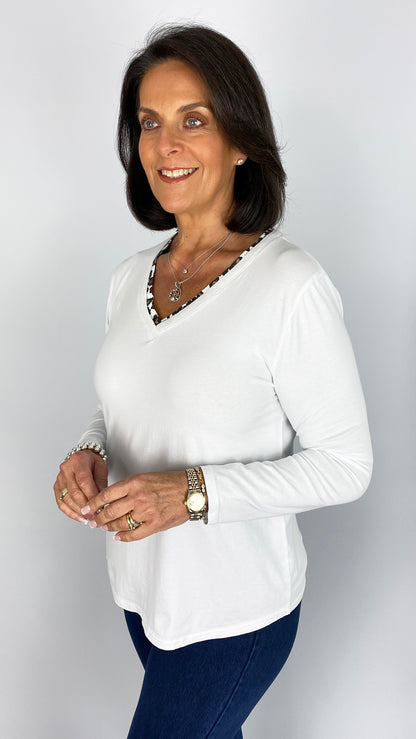 AP trimmed v-neck slim-fit top | 3 Colours