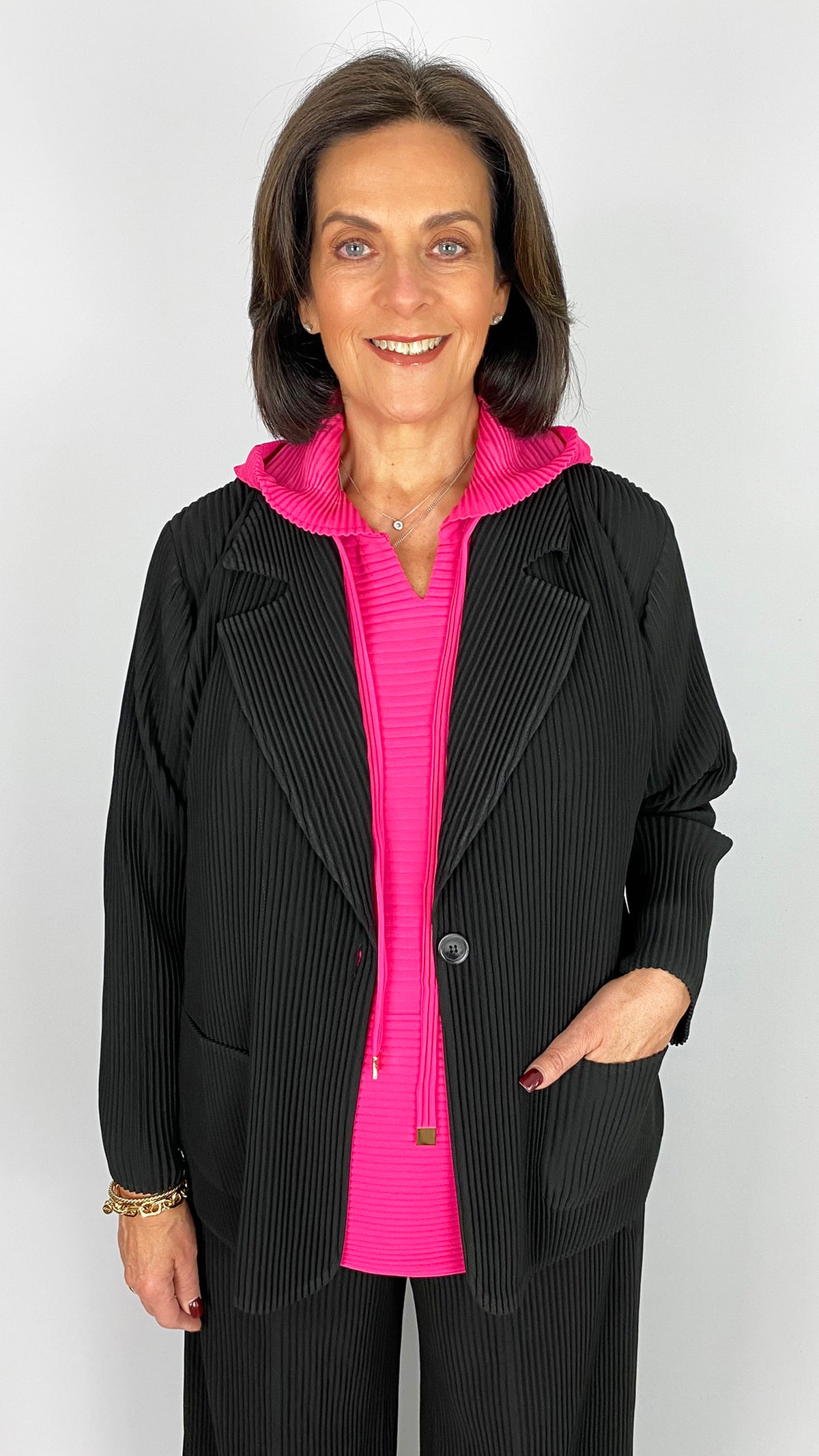 Pleated blazer | Black | by Malissa J