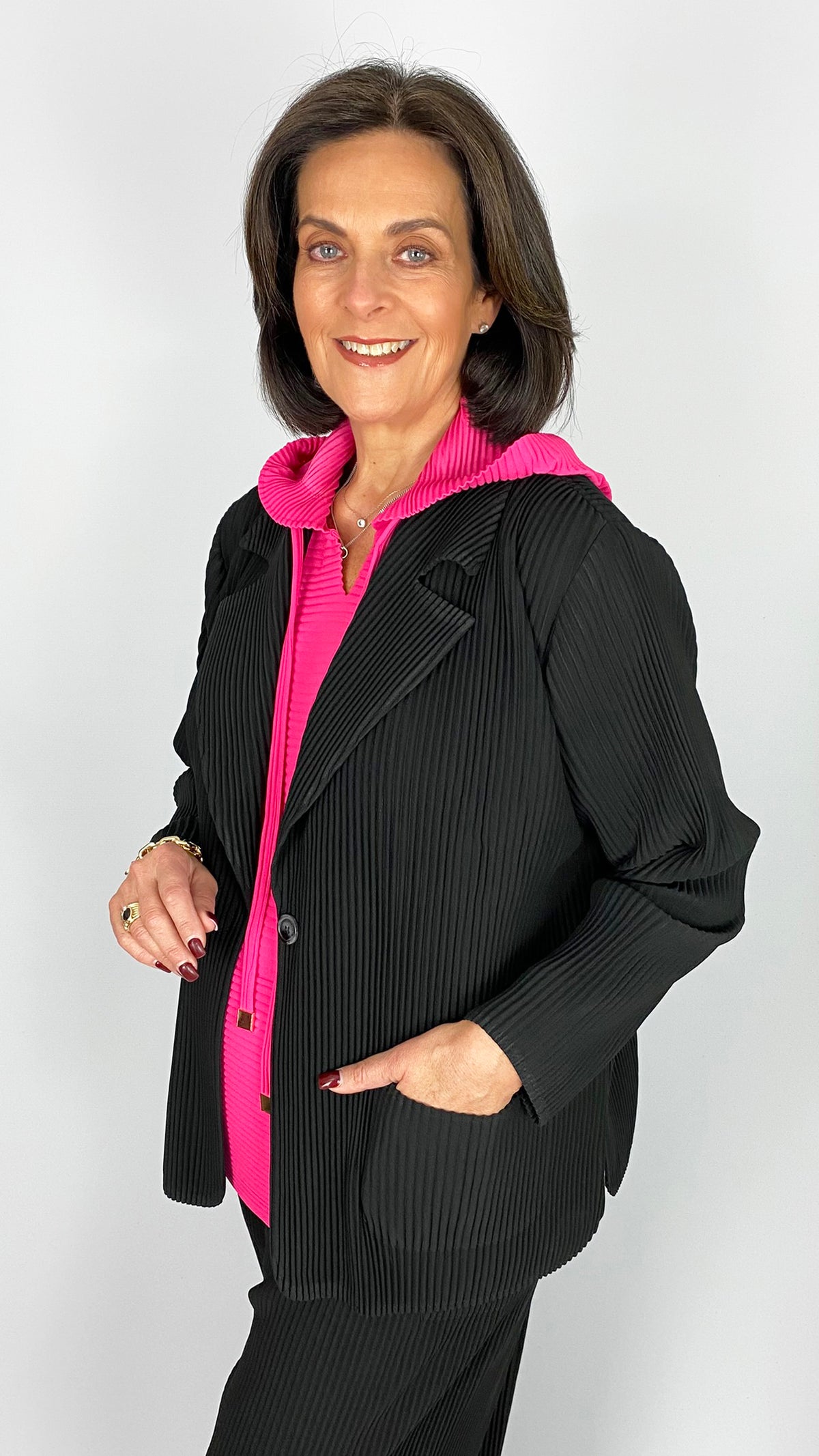 Pleated blazer | Black | by Malissa J