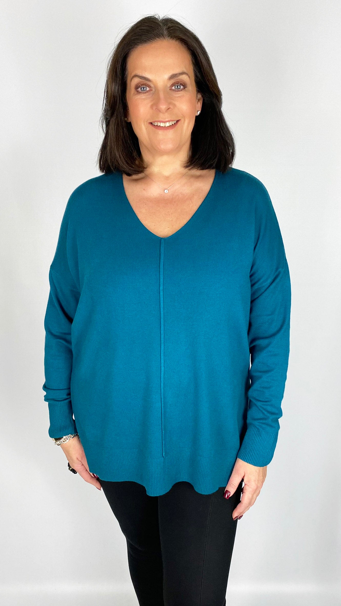 Centre-seam v-neck jumper (6 Colours) - last 1s