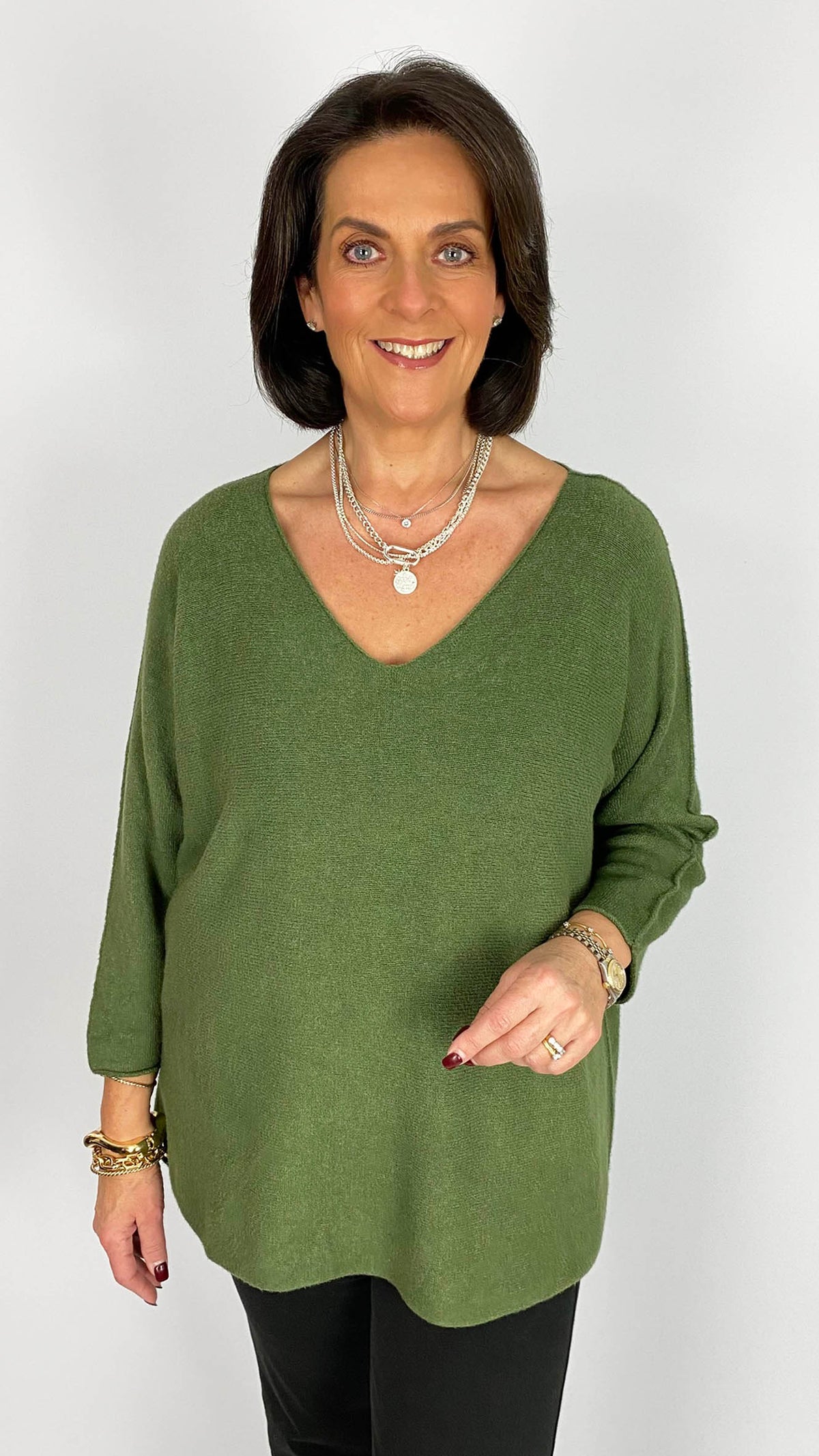 Ultra-soft oversized v-neck jumper | 7 Colours