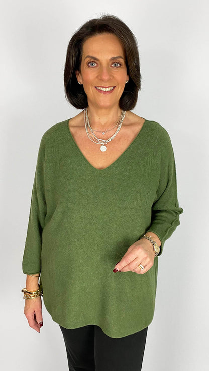 Ultra-soft oversized v-neck jumper | 7 Colours