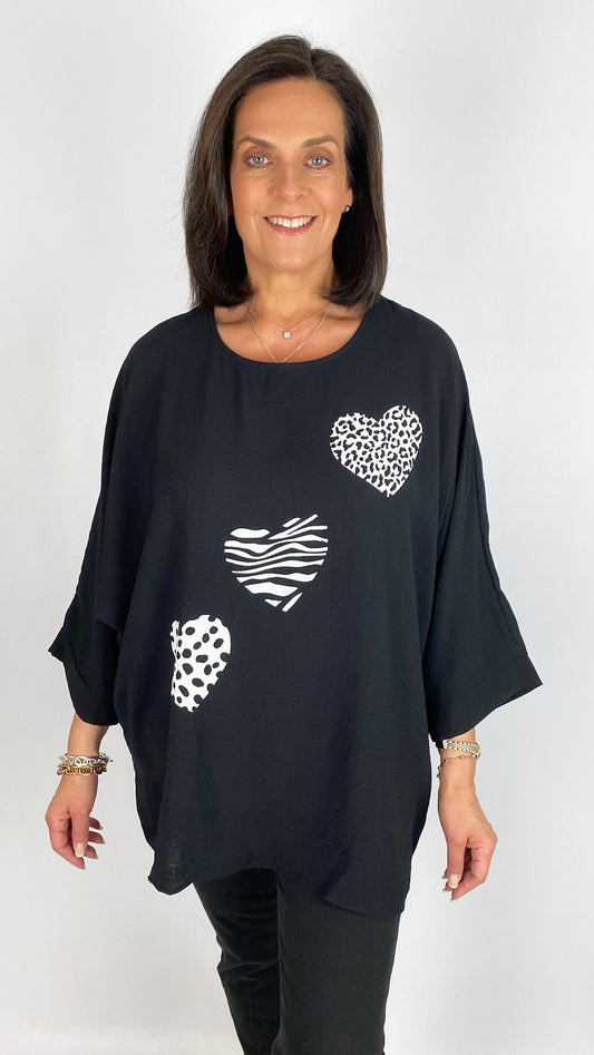 Oversized lightweight triple ap heart top | Black