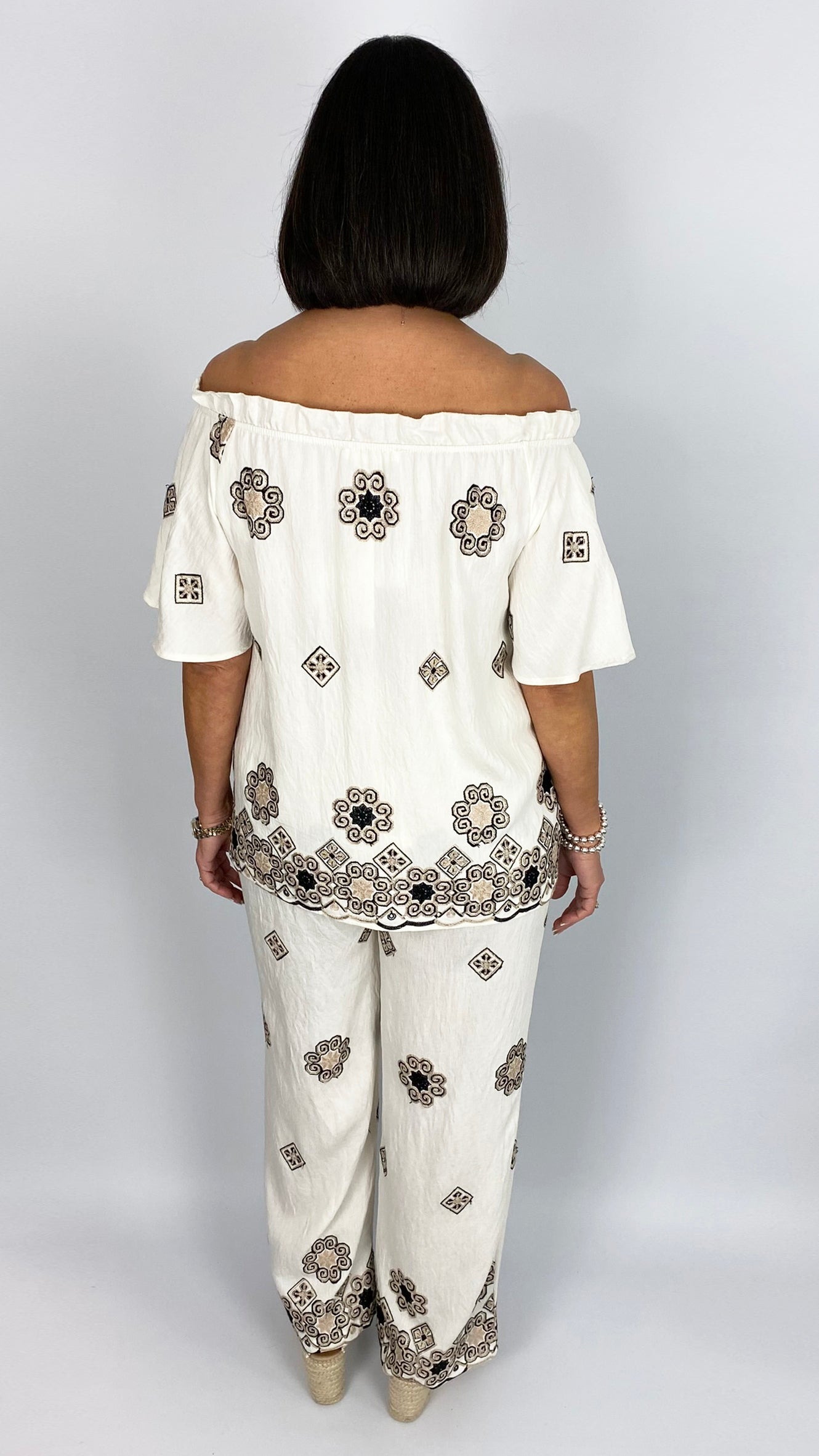 Embroidered on/off-the-shoulder top | Mono | by Malissa J