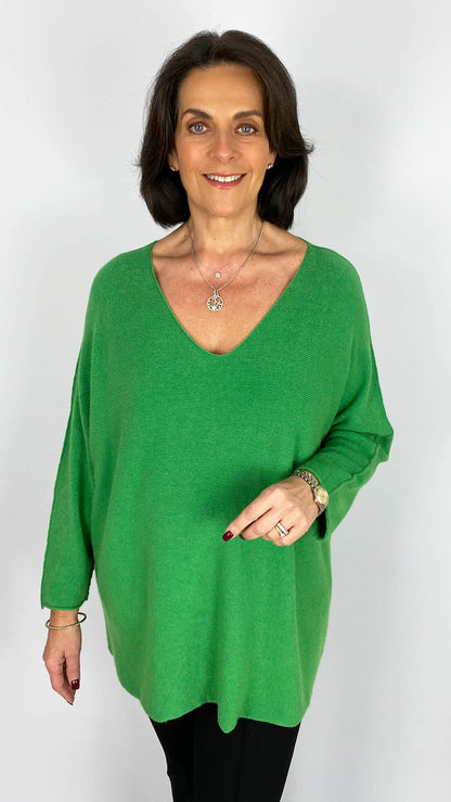 Ultra-soft oversized v-neck jumper | 11 Colours