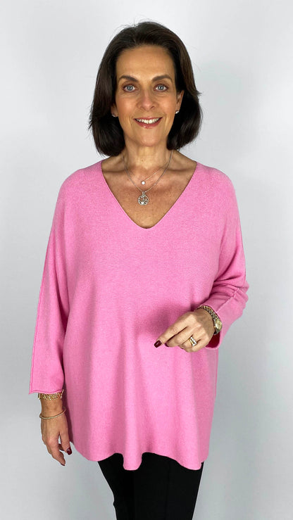 Ultra-soft oversized v-neck jumper | 11 Colours