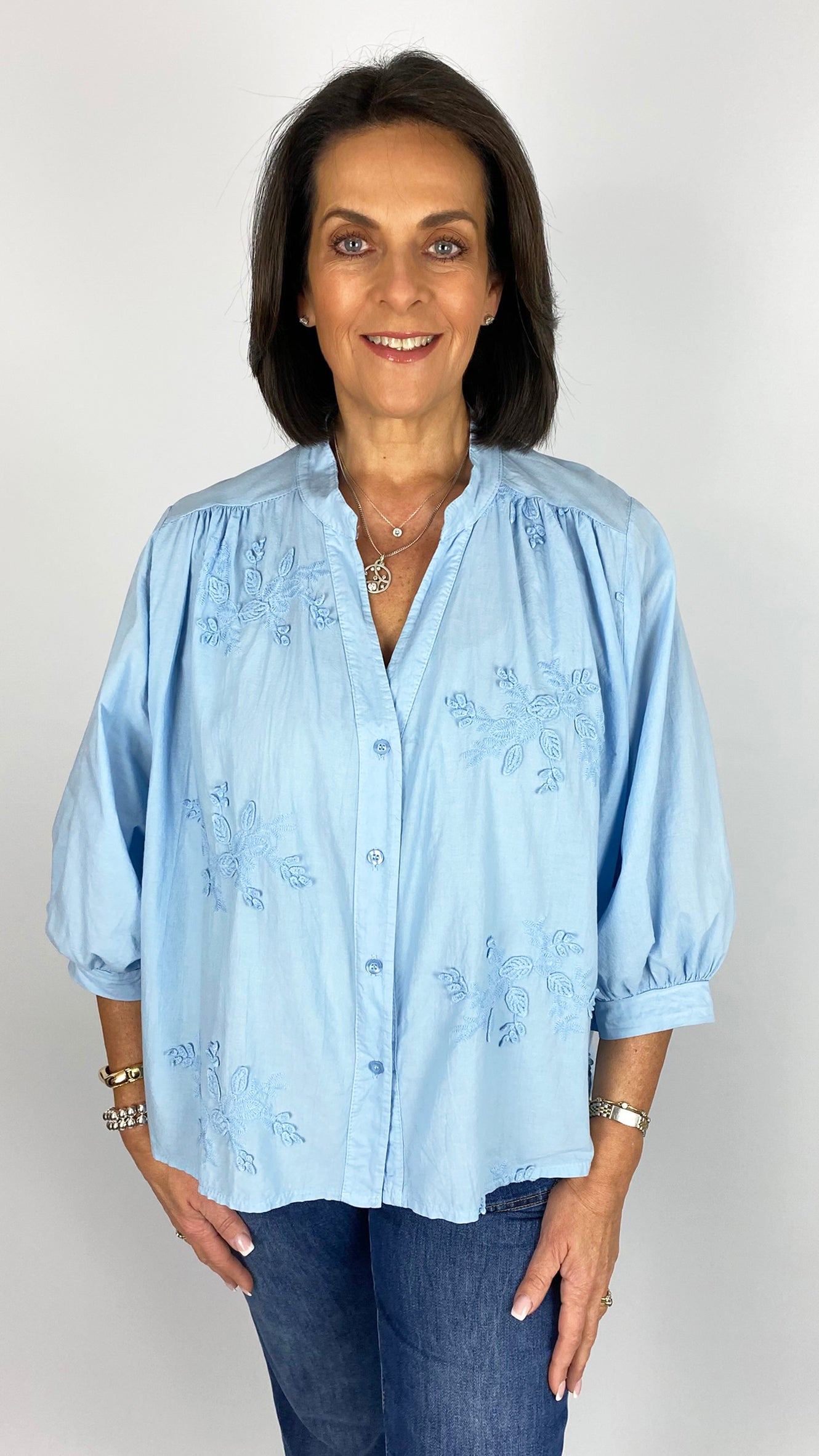 Collarless button-through leaf embroidered shirt | 4 Colours