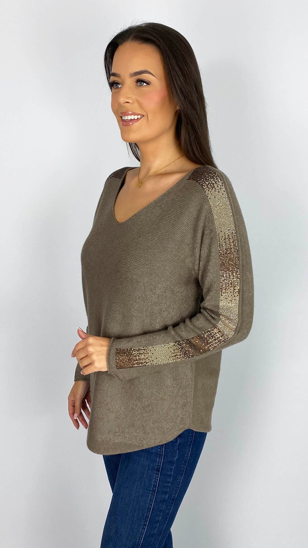 Embellished sleeve curved hem v-neck jumper | 4 Colours