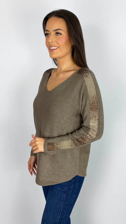 Embellished sleeve curved hem v-neck jumper | 4 Colours