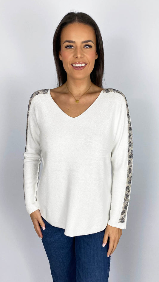 Embellished sleeve curved hem v-neck jumper | 4 Colours
