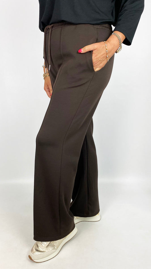 Wide-leg pull-on centre seam jogger pants | Black | Back in + 4 new colours!
