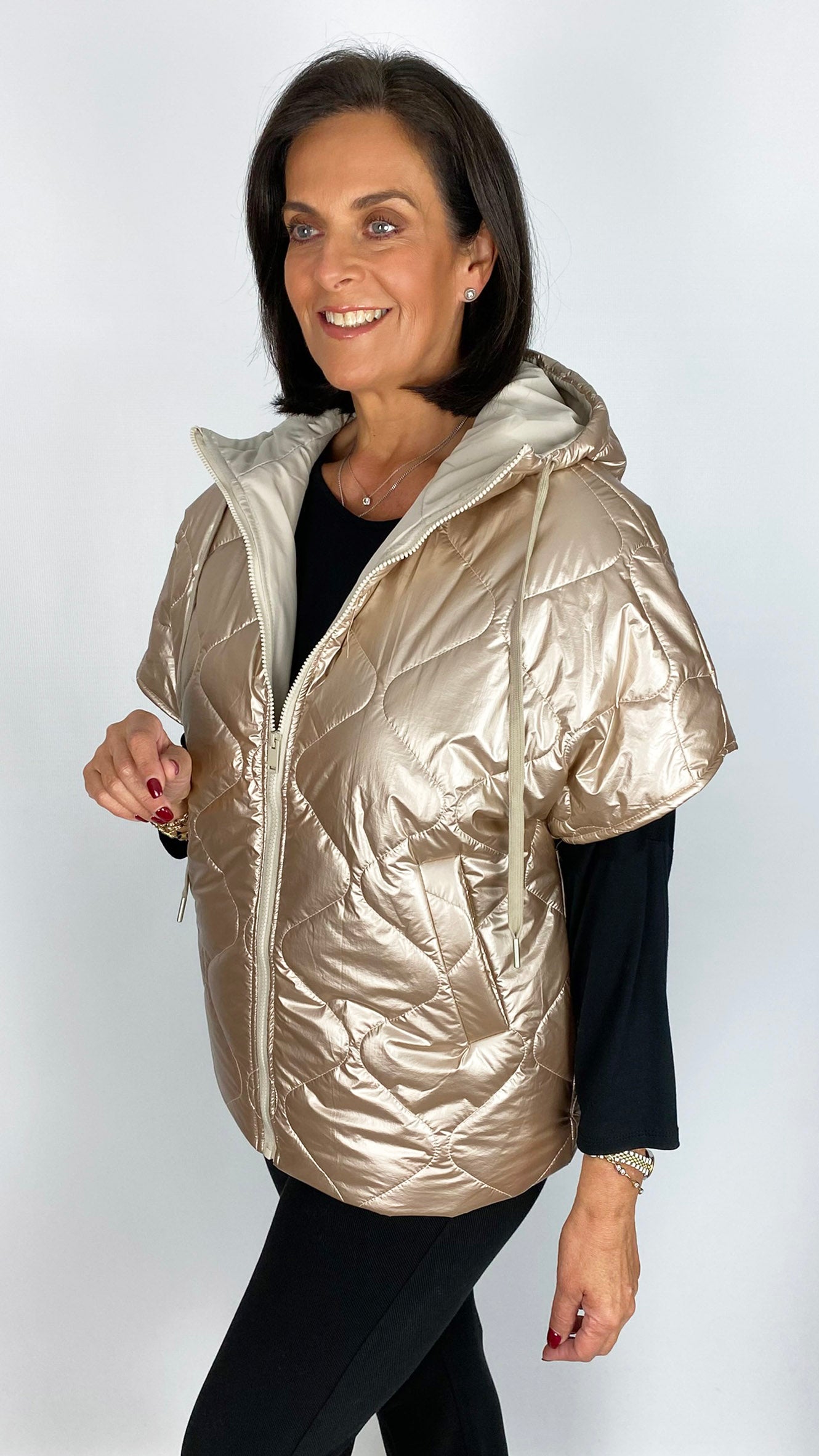 Cap sleeve metallic hooded gilet | Champagne