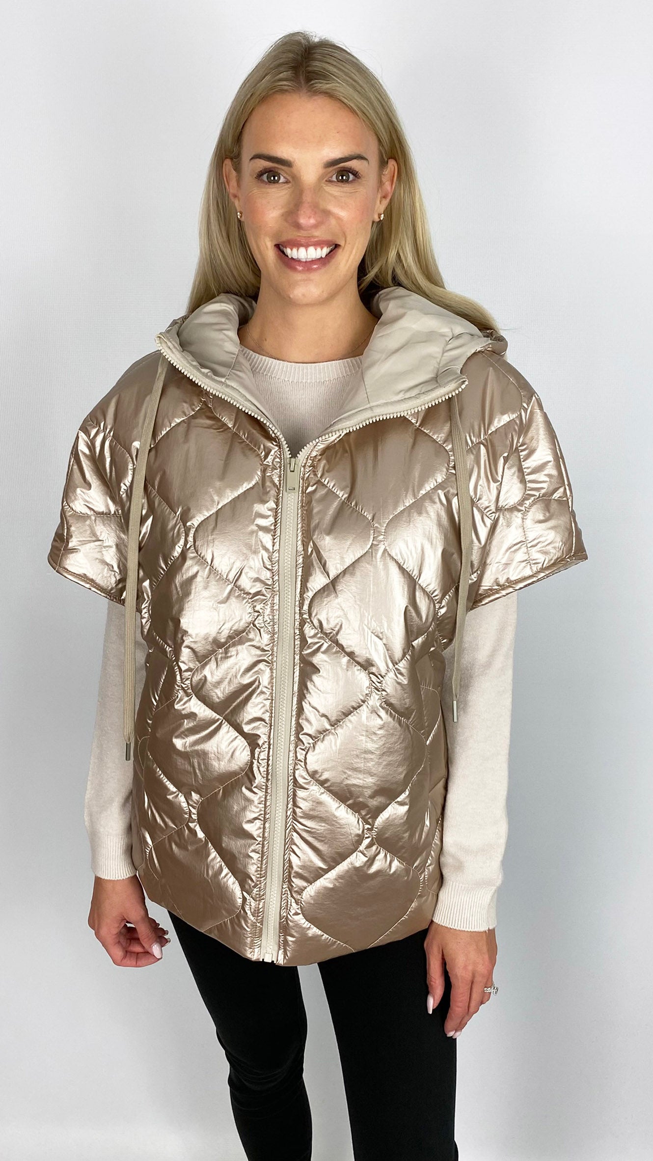 Cap sleeve metallic hooded gilet | Champagne
