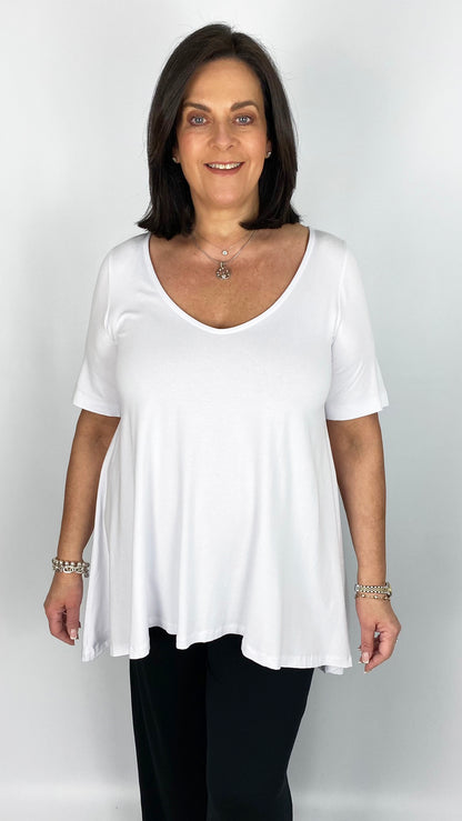 Dipped side v-neck jersey top by Mat (White)