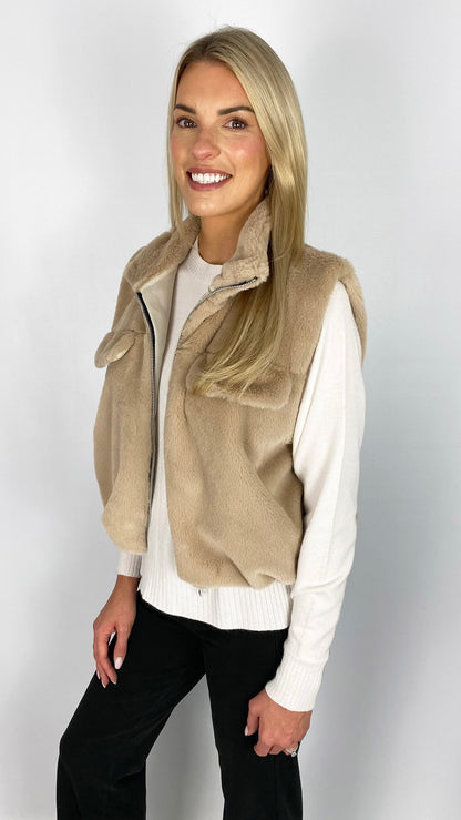 Cropped zip-up faux fur gilet | Black