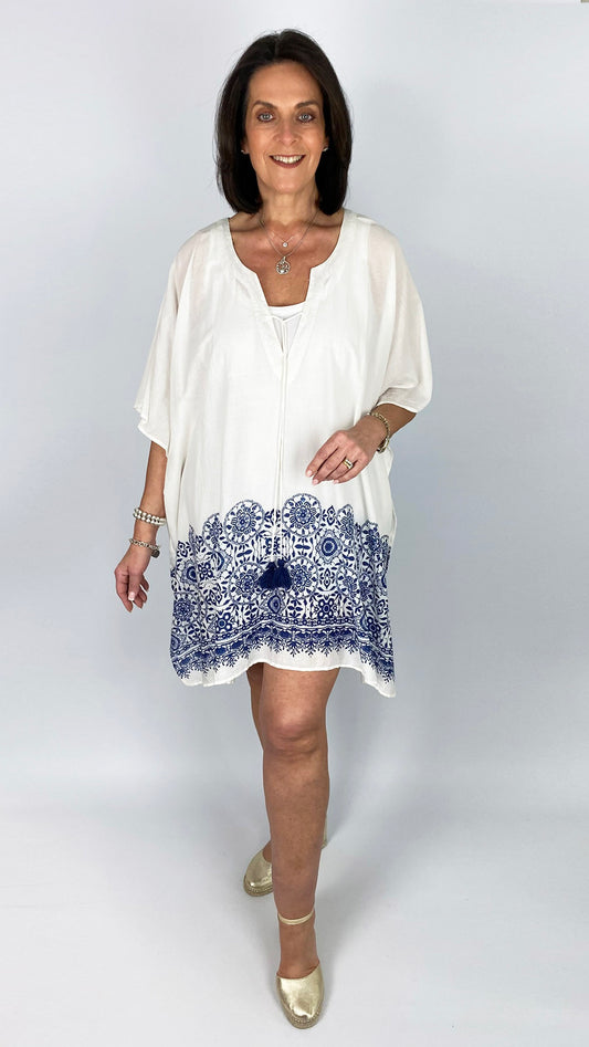Print hem v-neck kaftan top by Lara Ethnics | 2 Colours
