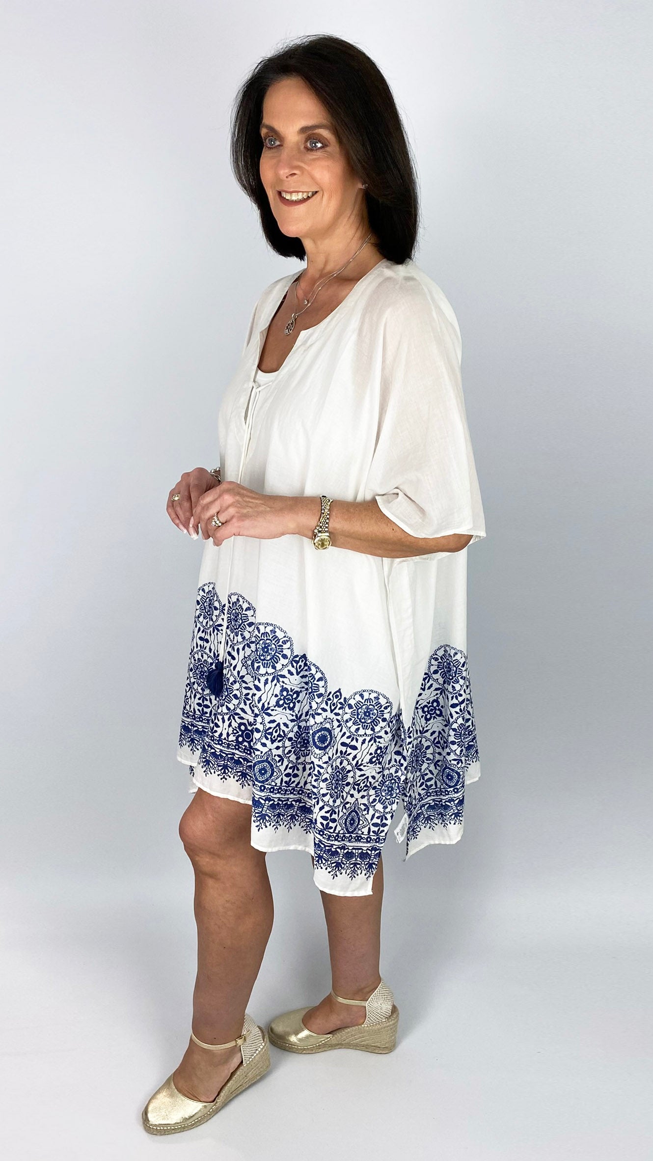 Print hem v-neck kaftan top by Lara Ethnics | 2 Colours