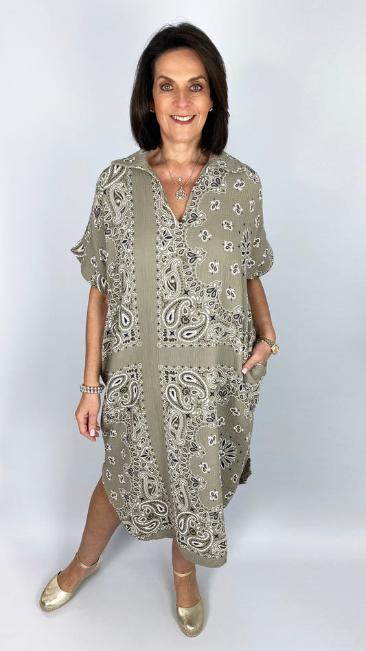 Bandana print cotton v-neck pocket dress | 4 Colours | last 1