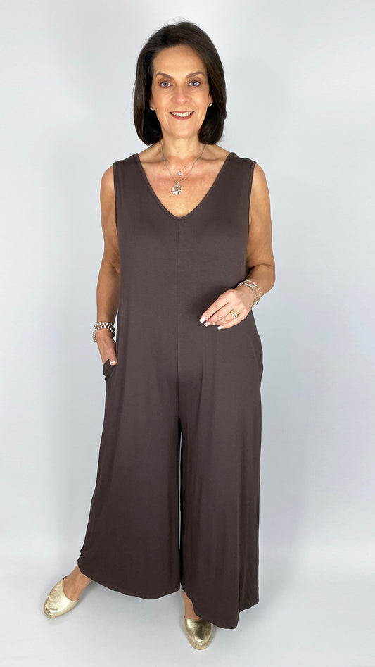 Jersey v front & back wide-leg jumpsuit | Chocolate | limited!