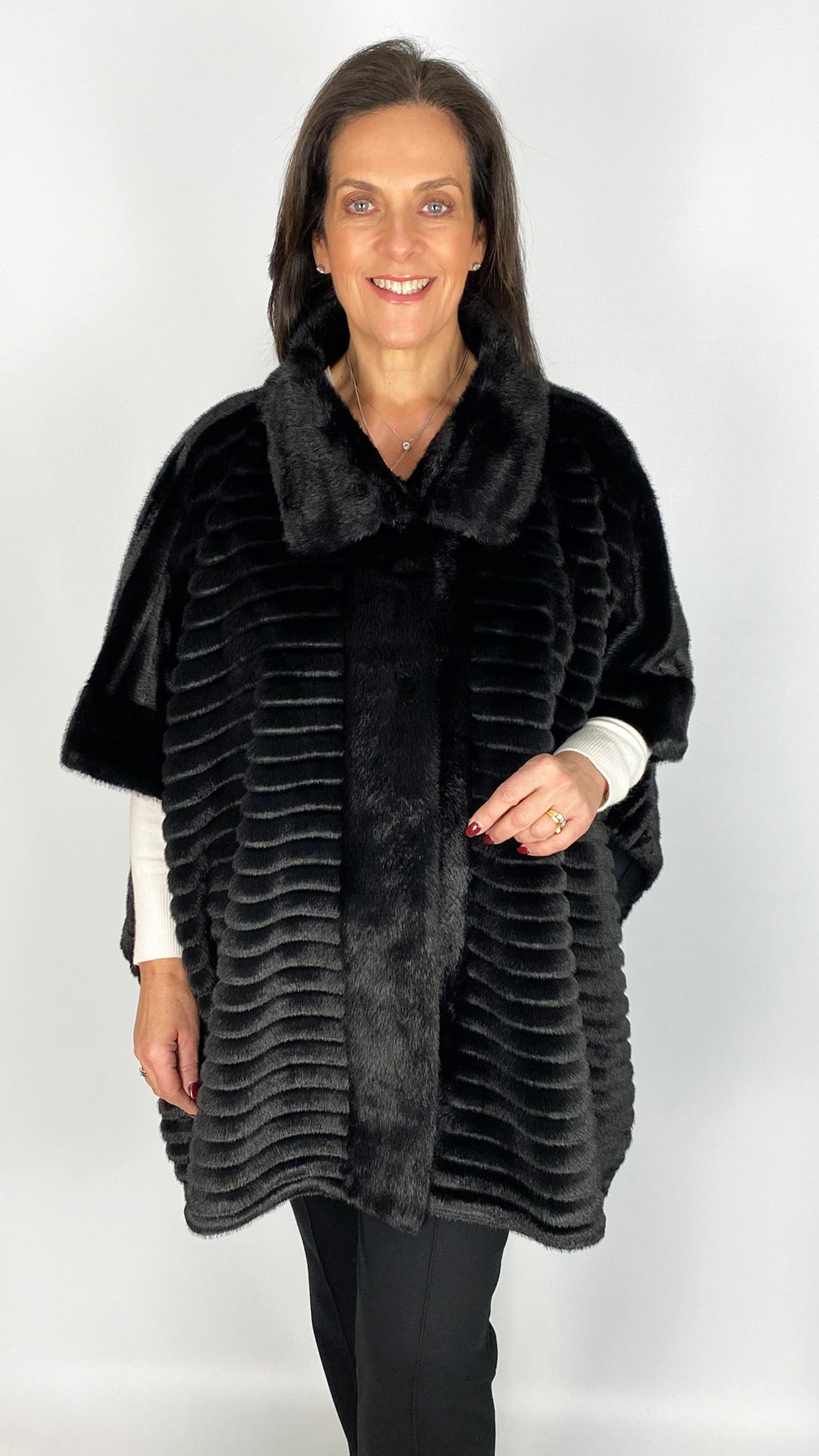 Oversized ribbed faux fur 1/2 sleeve cape jacket | 3 Colours