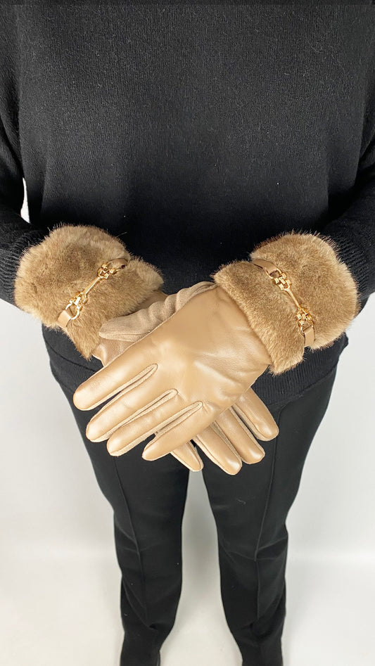 Faux fur buckle detail gloves | 2 Colours