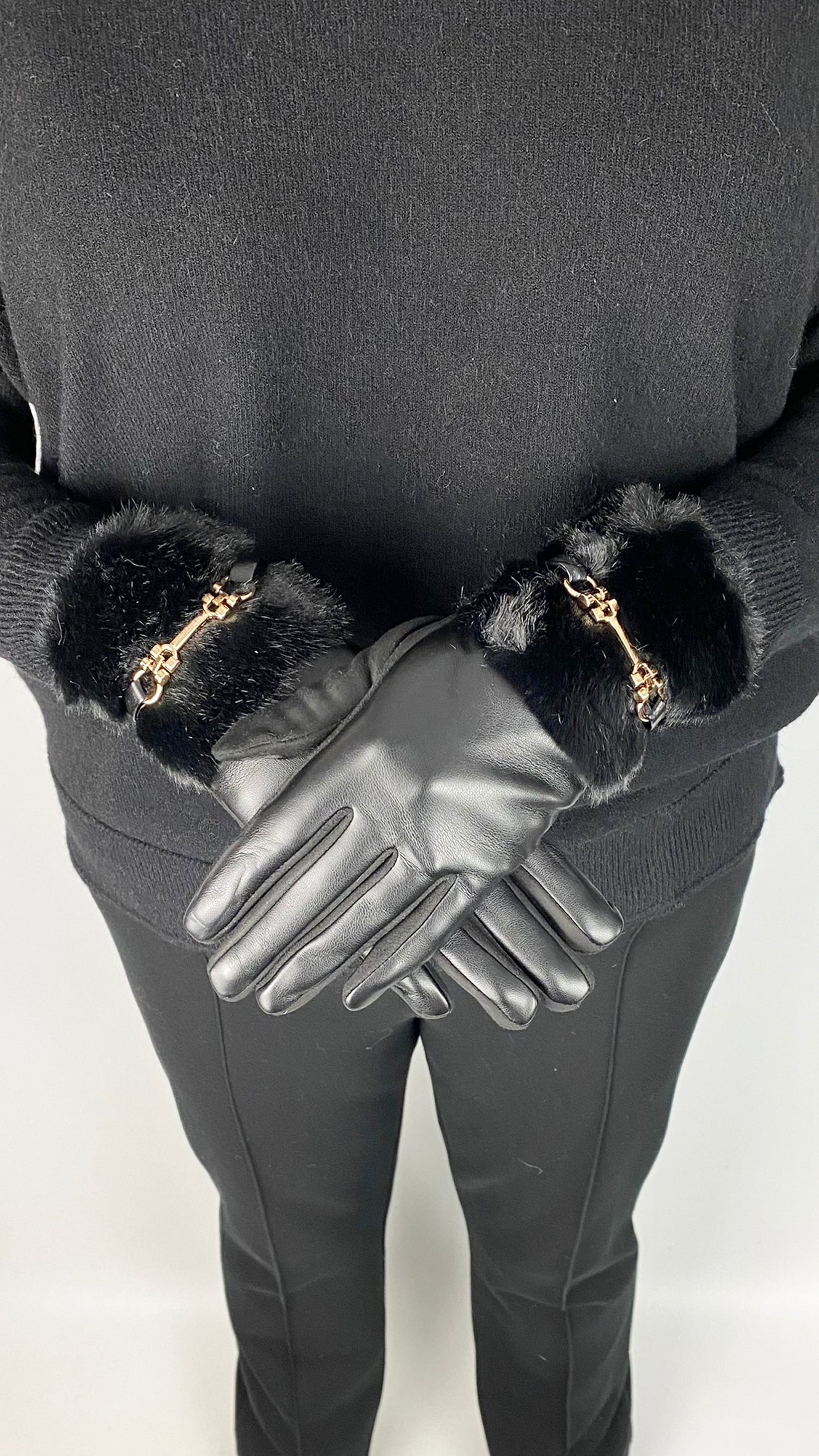 Faux fur buckle detail gloves | 2 Colours