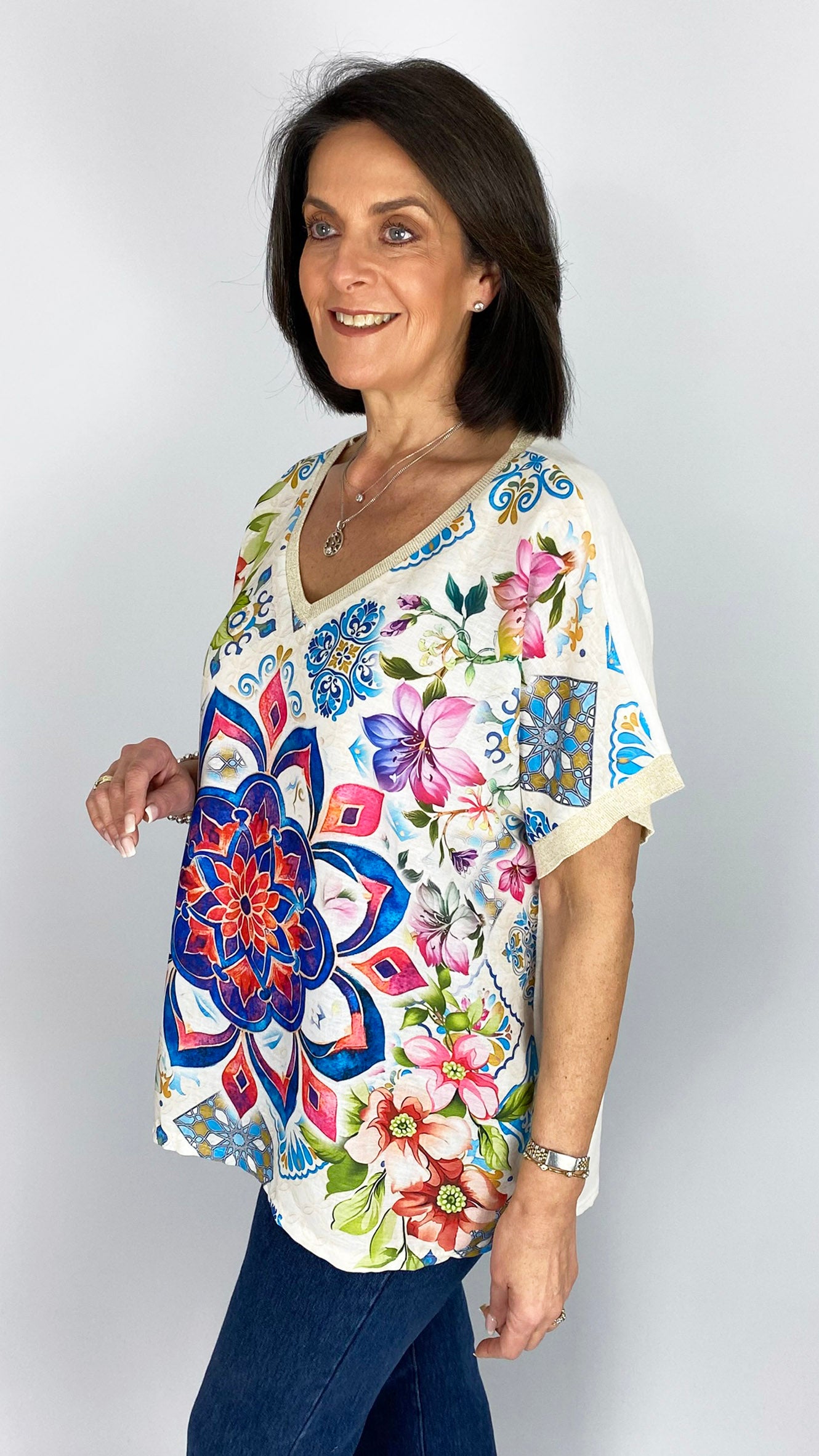 Printed motif v-neck top | 5 Prints