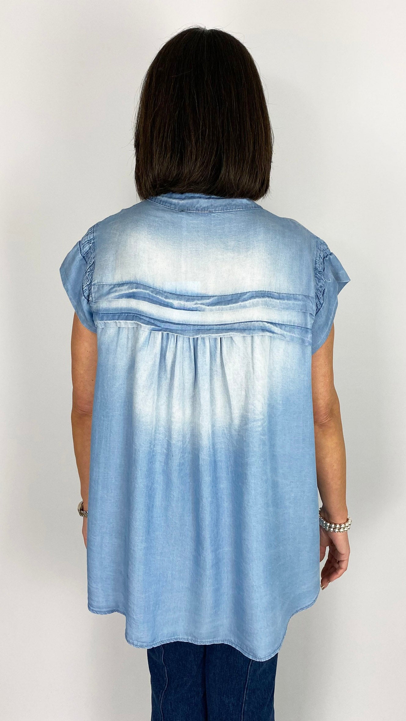 Collarless cap sleeve chambray shirt