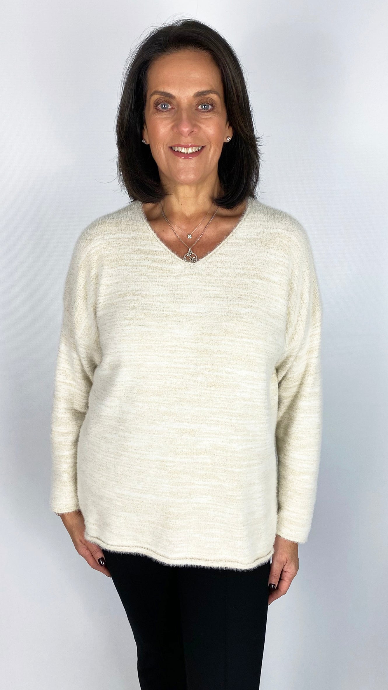 Lurex thread fluffy v-neck jumper | 2 Colours