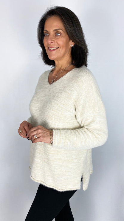 Lurex thread fluffy v-neck jumper | 2 Colours