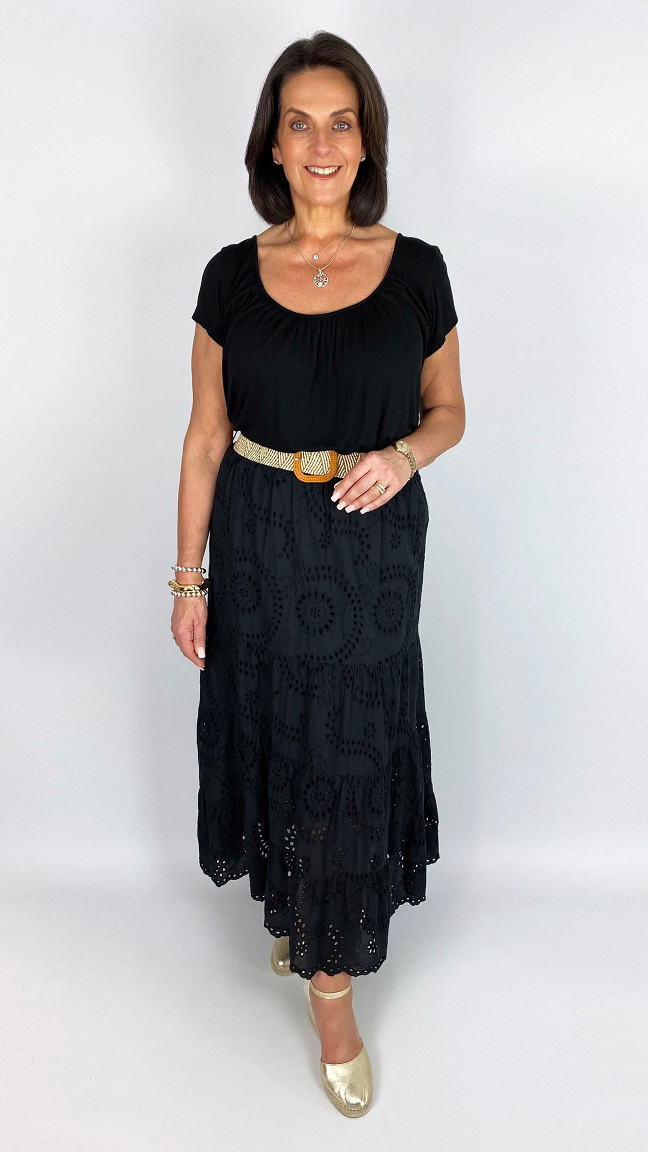 Embroidery anglais skirt w/ belt | 2 Colours