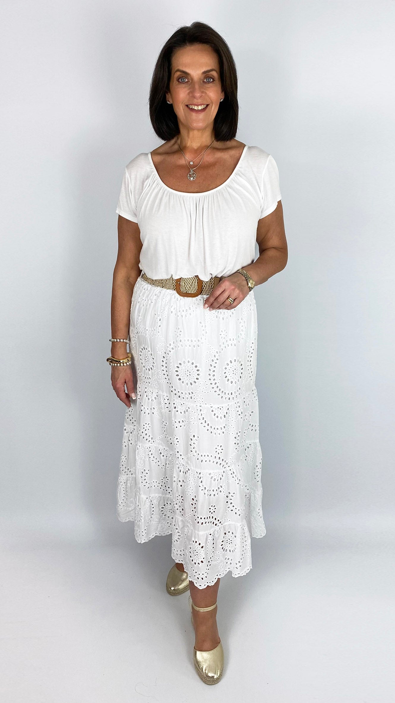 Embroidery anglais skirt w/ belt | 2 Colours