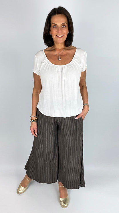 Pinstripe culotte pull-on pants | 3 Colours