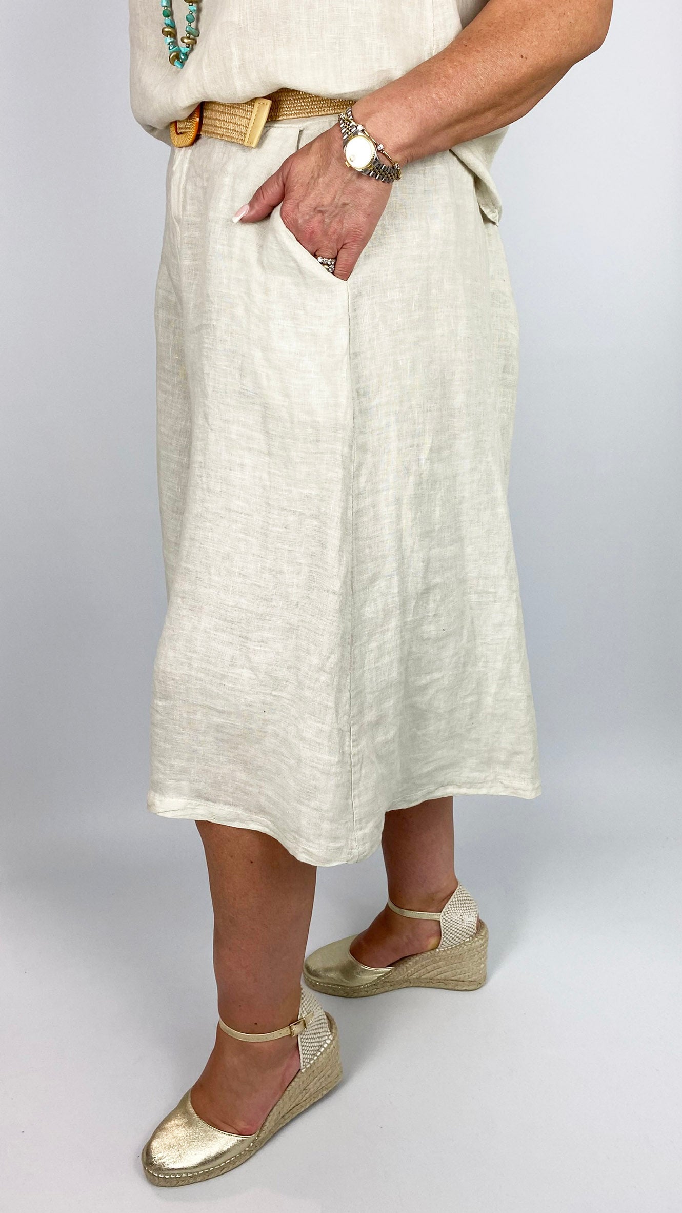 Linen Bermuda shorts w/ belt | 4 Colours
