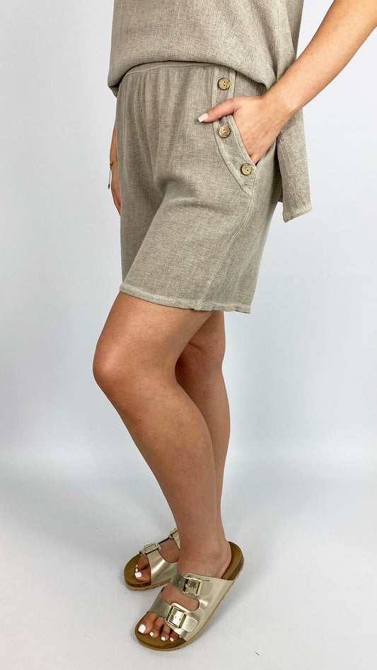 Cotton & linen mix button detail shorts | 3 Colours | last 1
