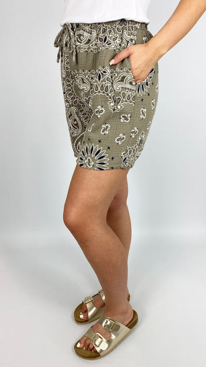 Cheesecloth bandana print shorts | 3 Colours