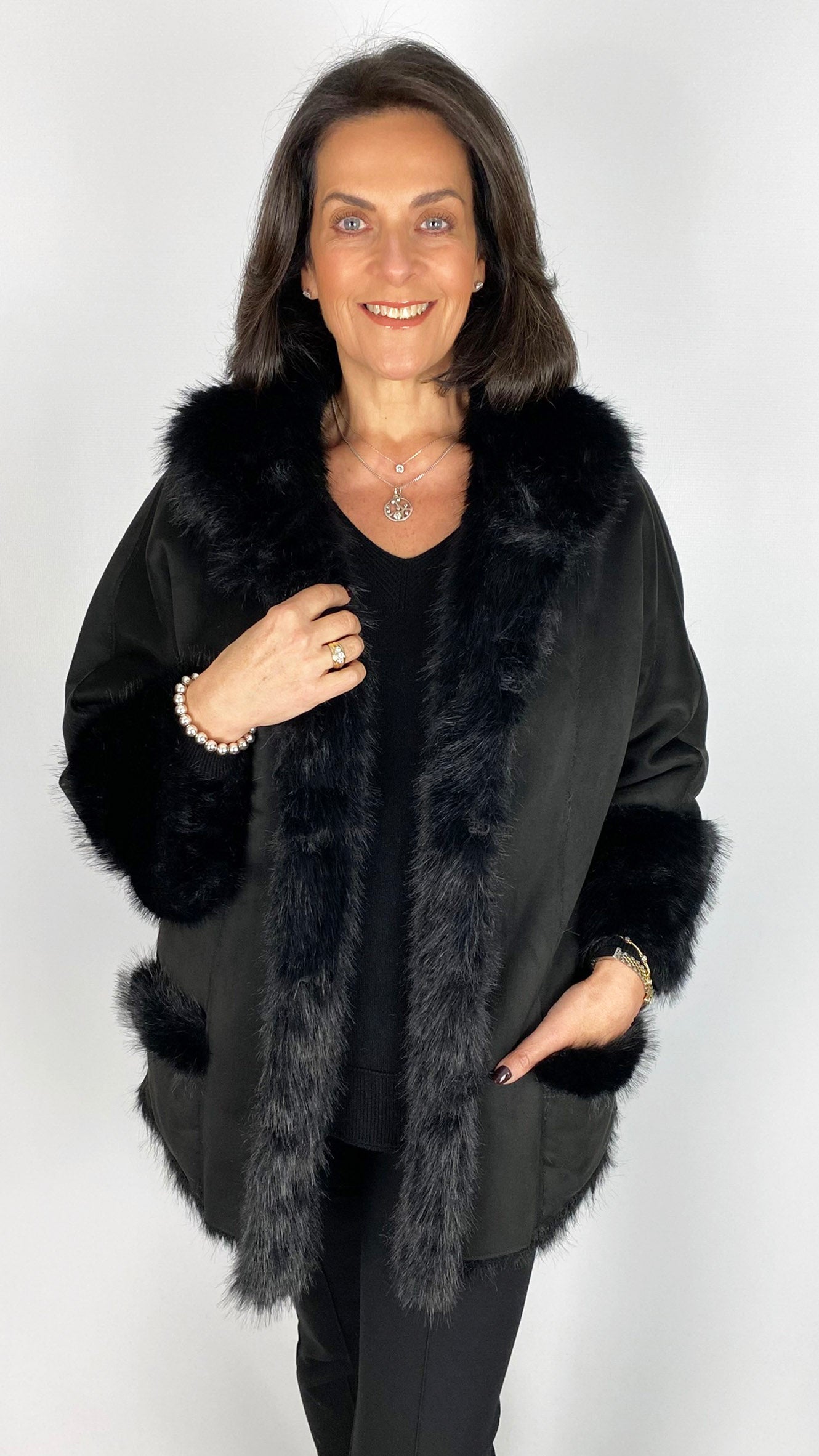 Faux fur & suedette reversible coat | Black | by Mat | last 1