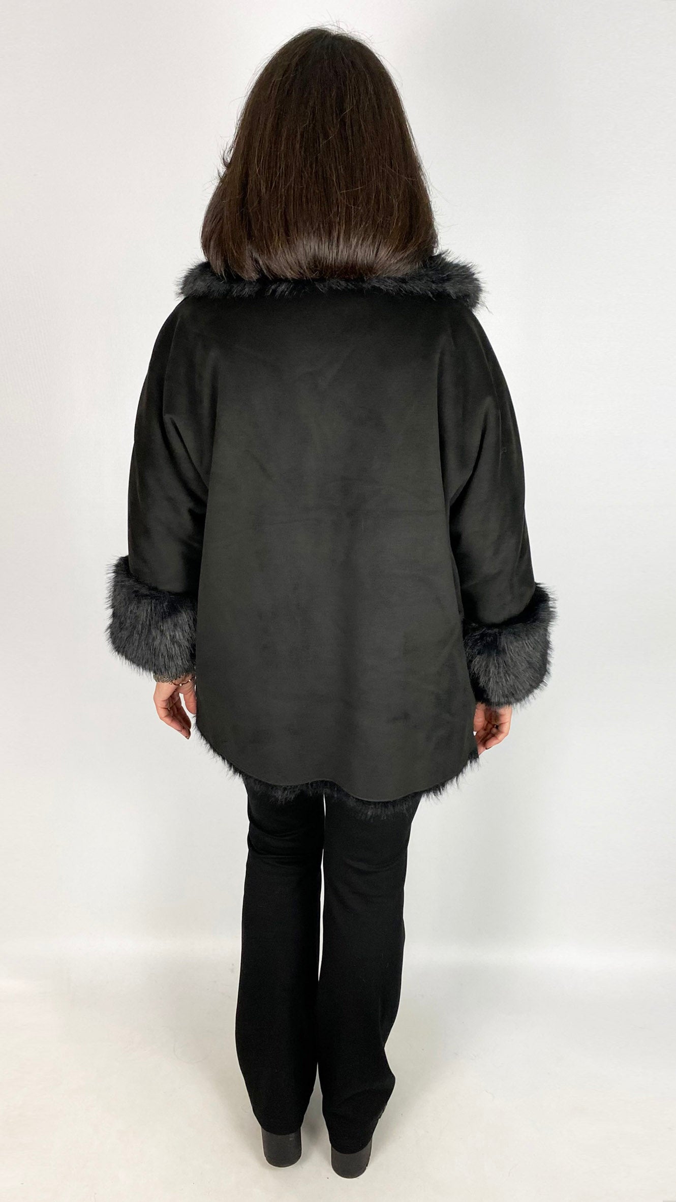 Faux fur & suedette reversible coat | Black | by Mat | last 1