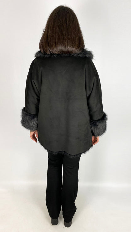 Faux fur & suedette reversible coat | Black | by Mat | last 1