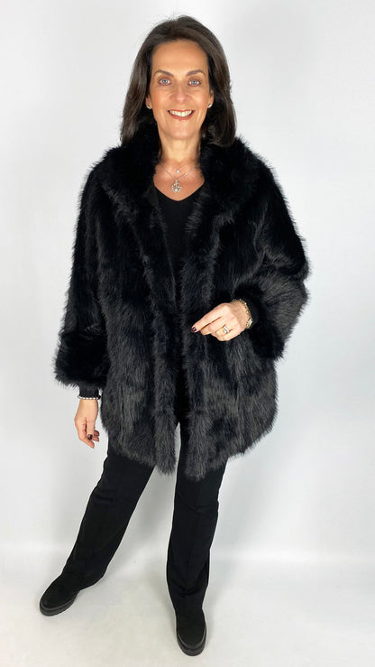 Faux fur & suedette reversible coat | Black | by Mat | last 1