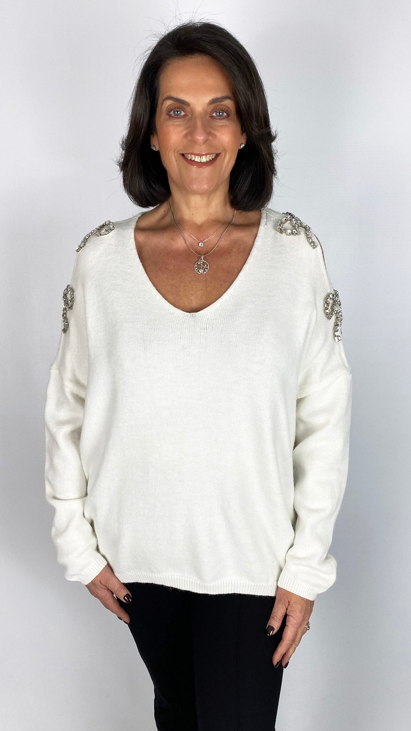 Rhinestone bow cold-shoulder jumper | 2 Colours