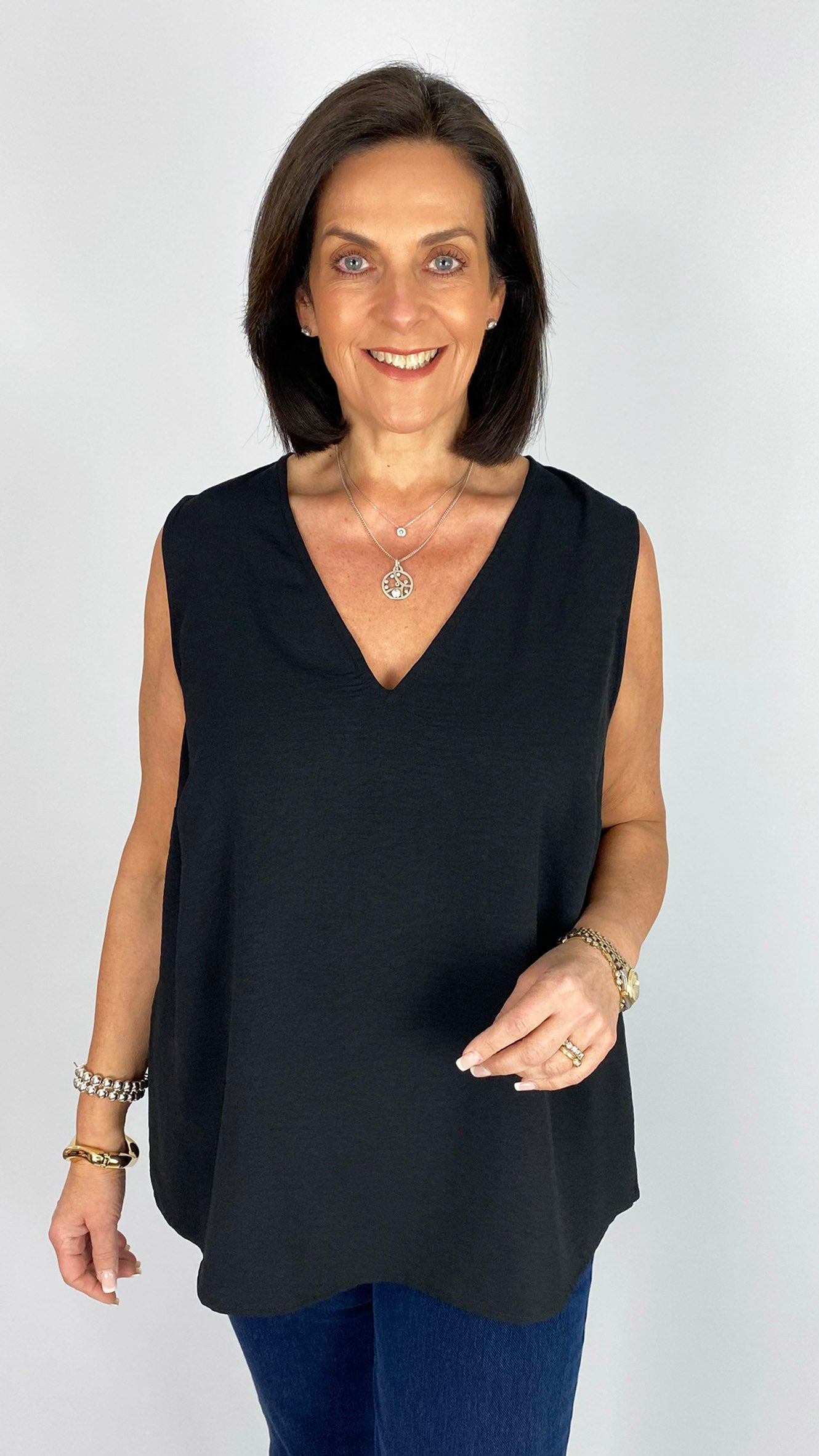 Crepe feel sleeveless essential top | 4 Colours | by Mat | last 1s