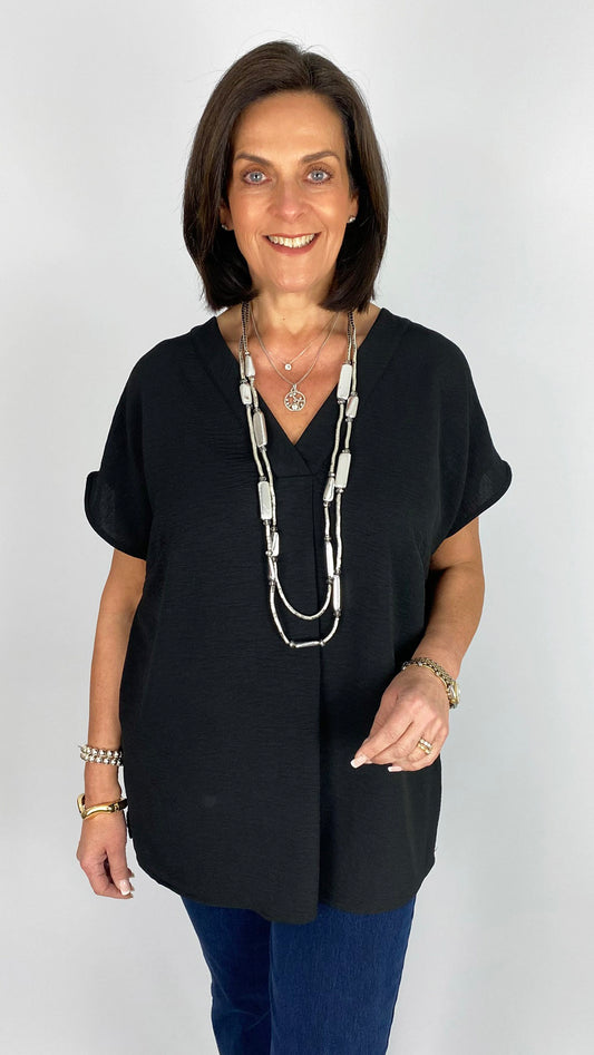 Crepe feel essential v-neck top | by Mat | Black Small last 1