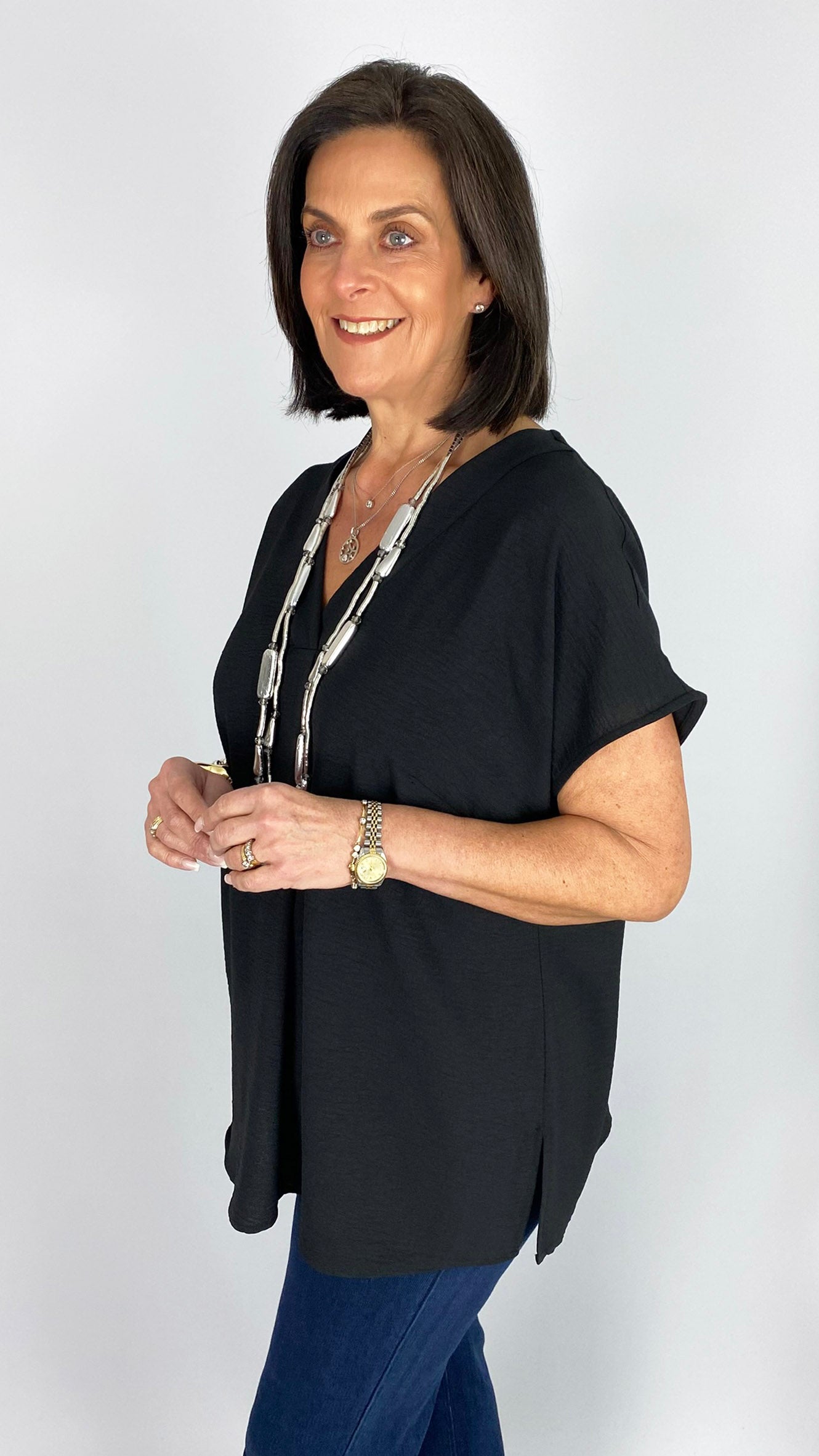 Crepe feel essential v-neck top | by Mat | Black Small last 1
