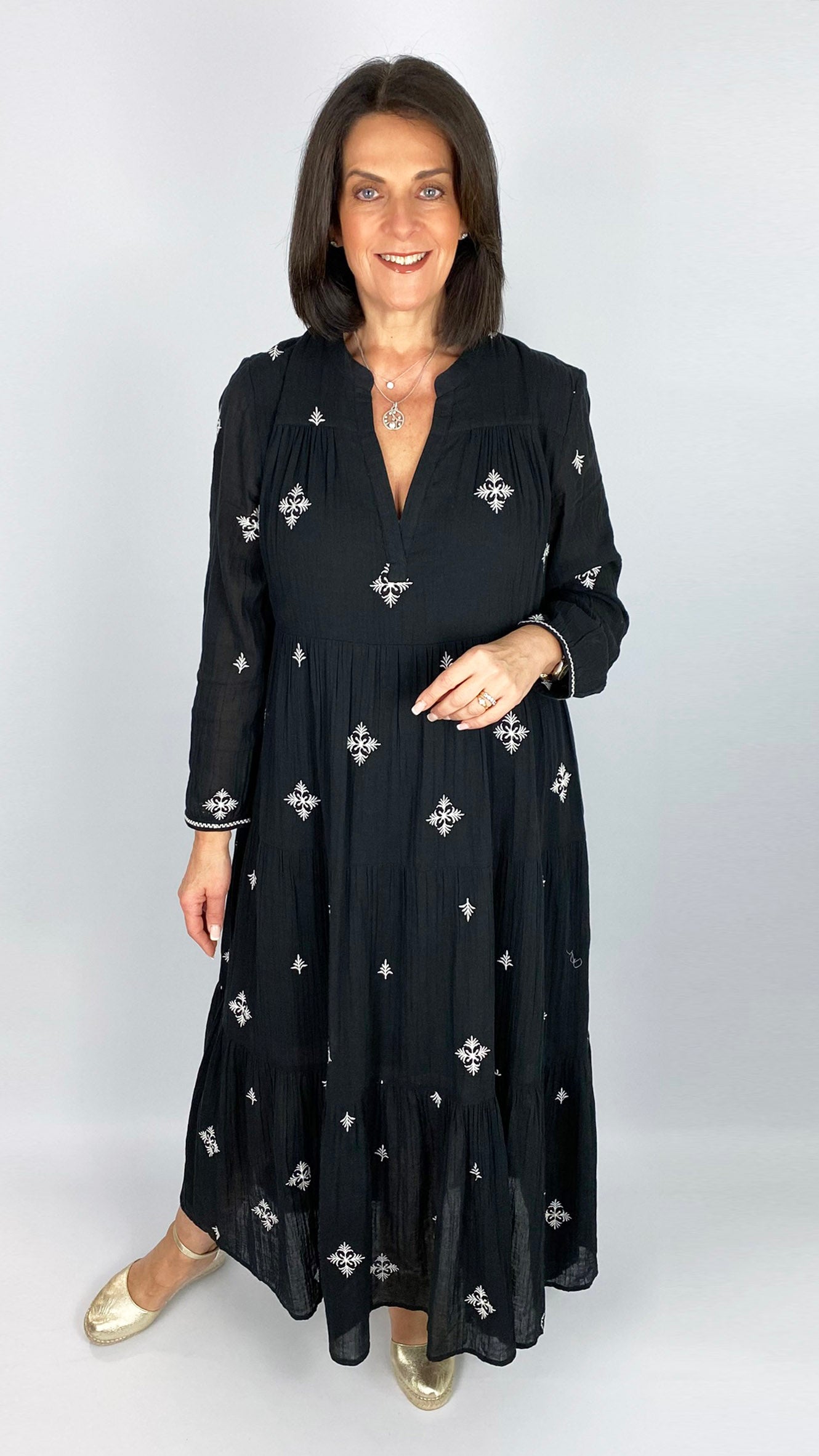 Cotton embroidered tiered dress | by Goa | Black/White