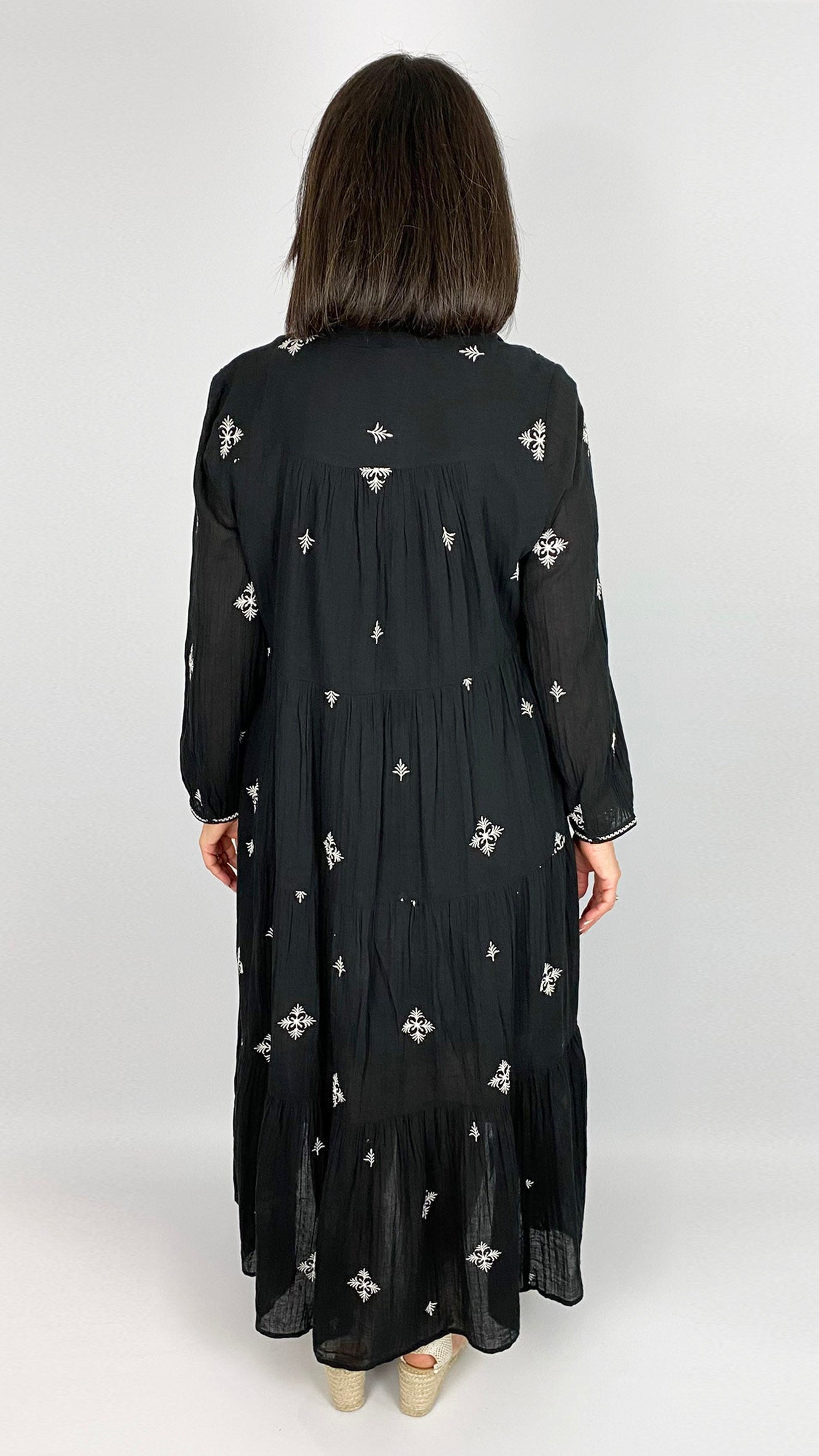 Cotton embroidered tiered dress | by Goa | Black/White