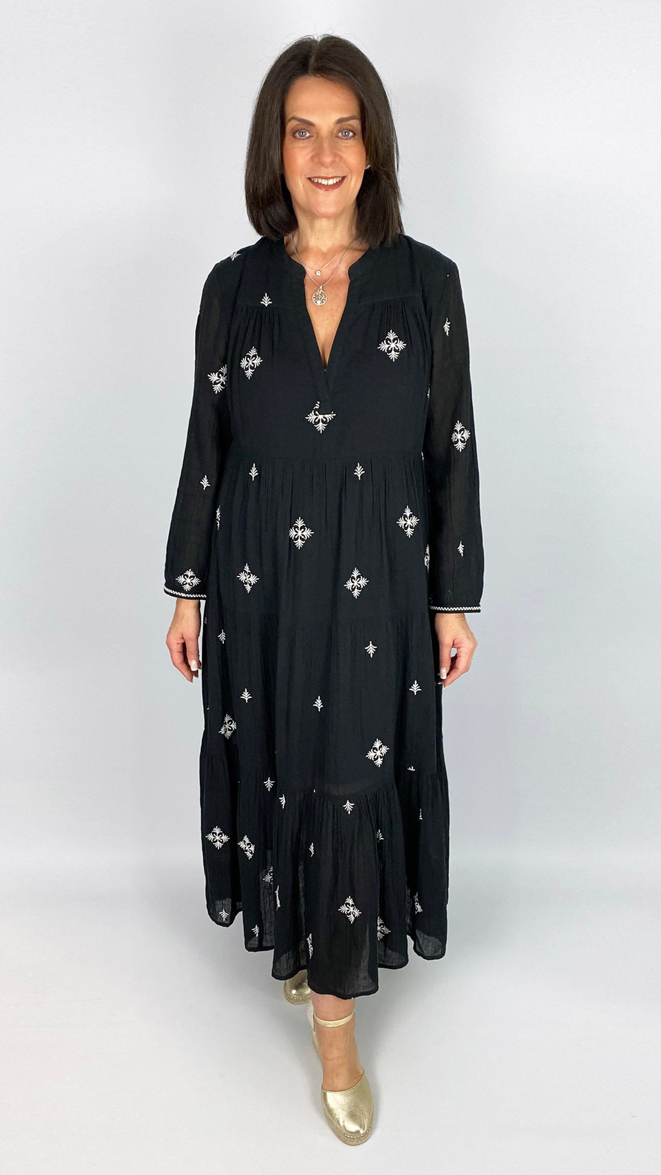 Cotton embroidered tiered dress | by Goa | Black/White
