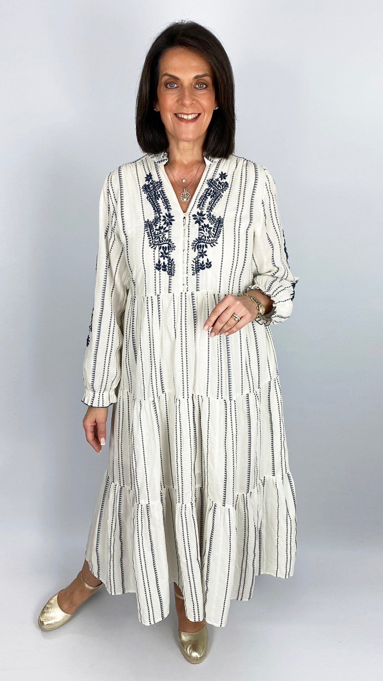 Cotton half button embroidered tiered dress | by Goa | Off-White/Navy