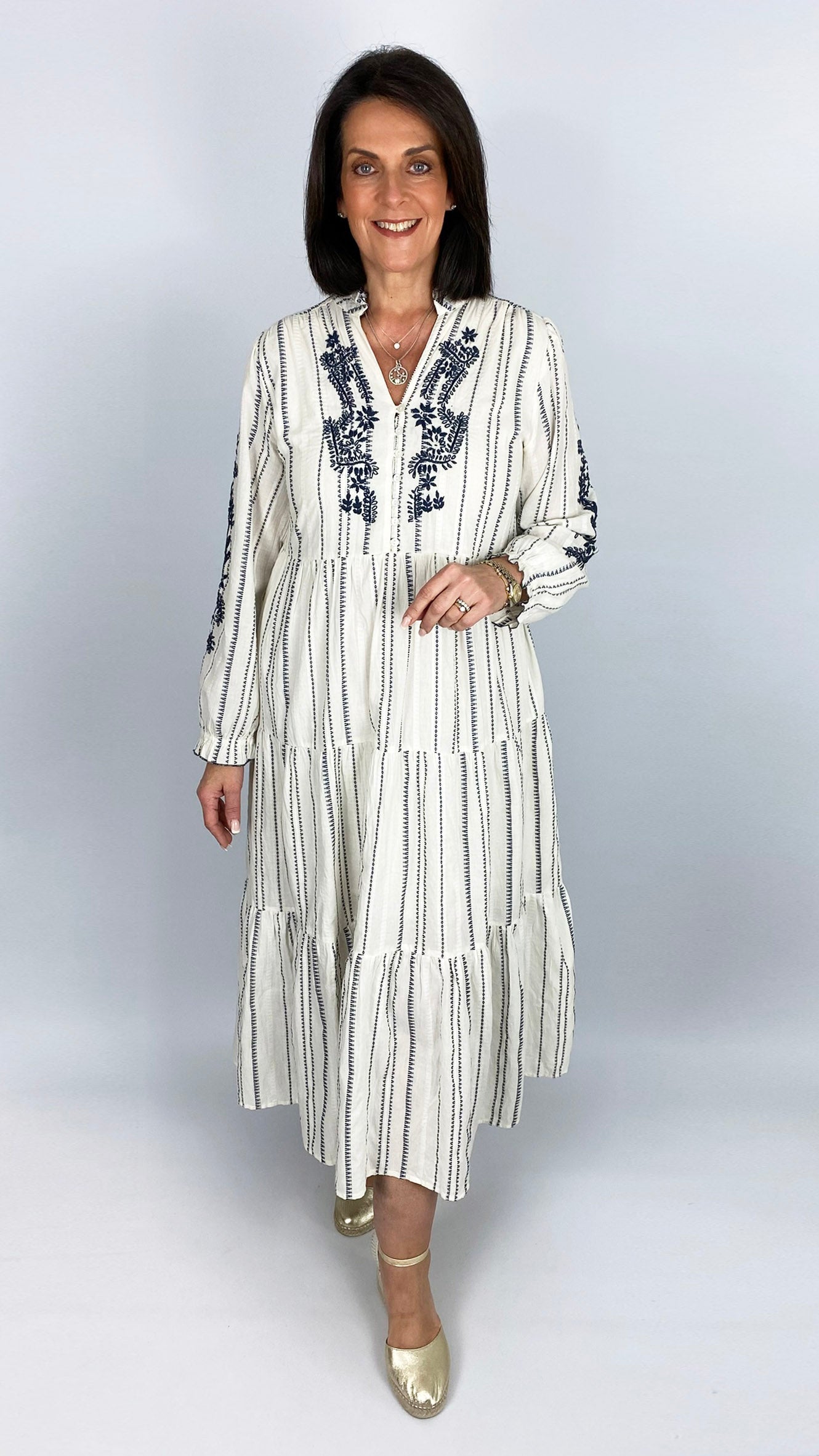Cotton half button embroidered tiered dress | by Goa | Off-White/Navy